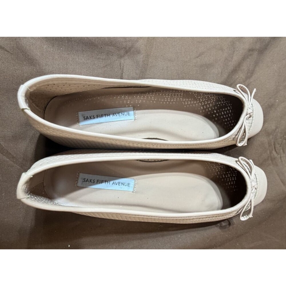 Saks Fifth Avenue Ballet Flats Women's Leather Beige Cream Bow Size 6B NWT